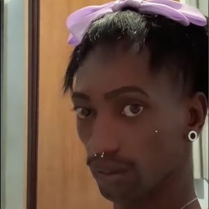 Meet your Posher, Naomi